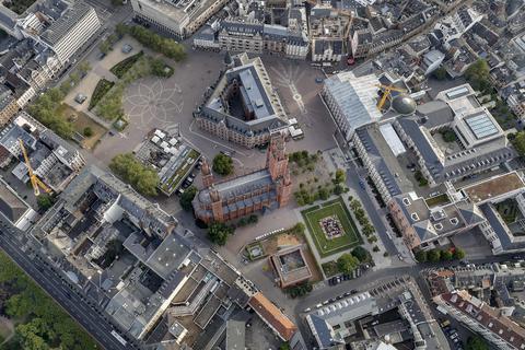 Eine Luftaufnahme der Wiesbadener Innenstadt. Archivfoto: Sascha Kopp