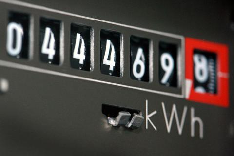 Banger Blick auf den Zähler: Viele Verbraucher müssen derzeit etwas genauer auf den Energieverbrauch achten.
