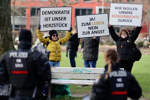 Querdenker-Demo in Wiesbaden. Foto: Sascha Kopp