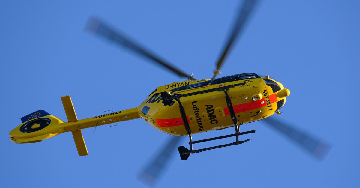 Motorradfahrer-f-hrt-bei-Bad-Laasphe-in-den-Gegenverkehr