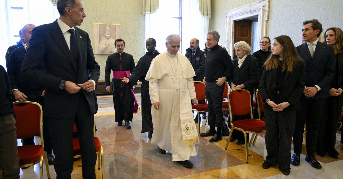 Papst-spricht-Hinterbliebenen-von-Crans-Montana-Trost-zu