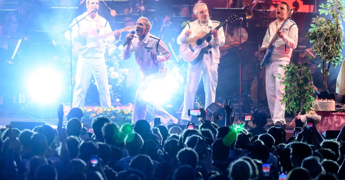 Kraftklub-S-nger-w-nscht-sich-klarerer-Kante-gegen-Rechts