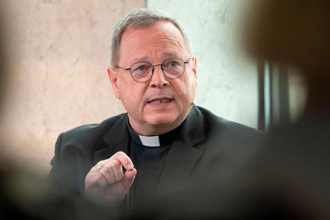 "Jede Art von Belästigung, von Übergriffigkeit, sowohl verbal als auch körperlich, ist ein No-Go", sagte der Limburger Bischof Georg Bätzing am Rande des Kirchentages.  Foto: dpa 