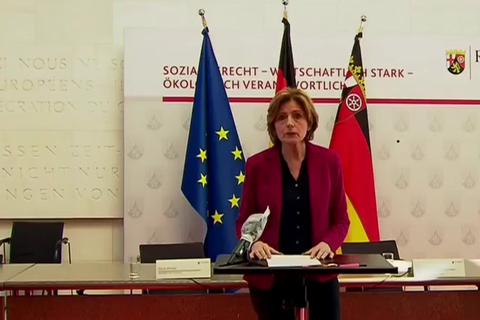 Ministerpräsidentin Malu Dreyer bei der Vorstellung des Nachtragshaushalts. Foto: VRM