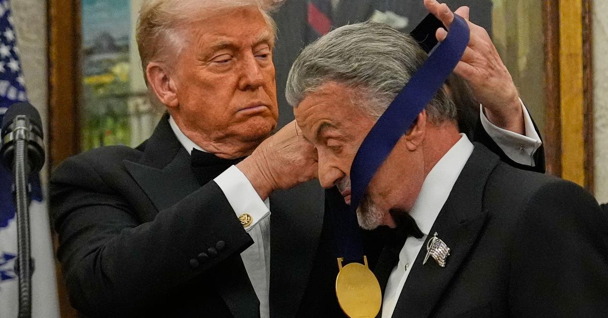 Sylvester-Stallone-und-Rockband-Kiss-zu-Gast-im-Wei-en-Haus