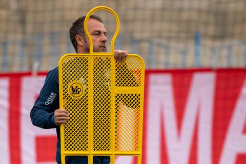 Bayern-Trainer Hansi Flick wünscht sich Verstärkungen für den Kader. Archivfoto: dpa