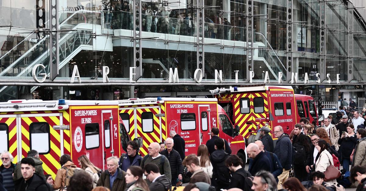 Mann-zieht-Messer-in-Paris-Polizist-schie-t-ihn-an