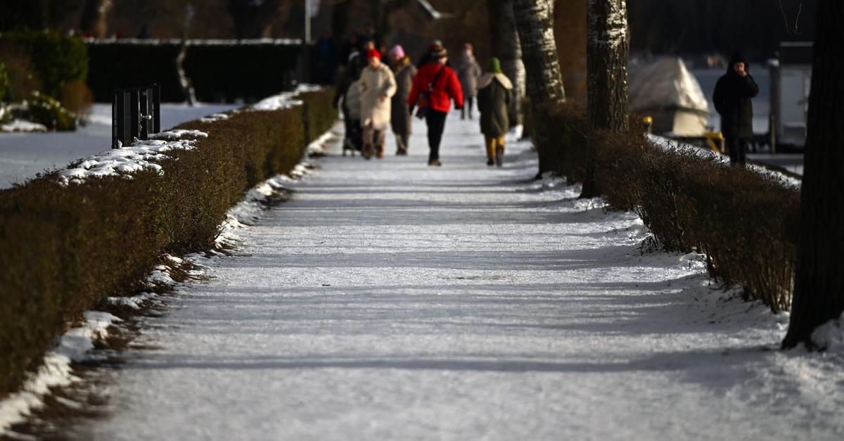 Bahnverkehr-weiter-eingeschr-nkt-Glatteis-droht