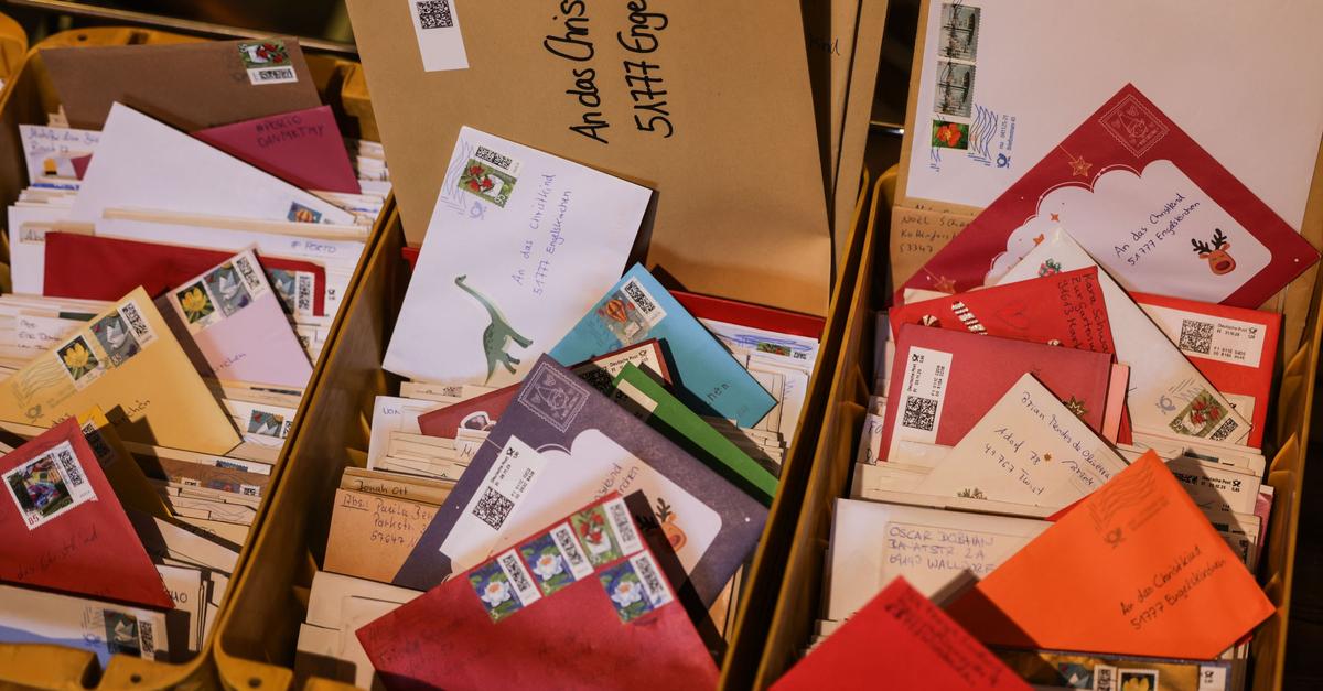 90-000-Briefe-ans-Christkind-in-Engelskirchen-eingetroffen