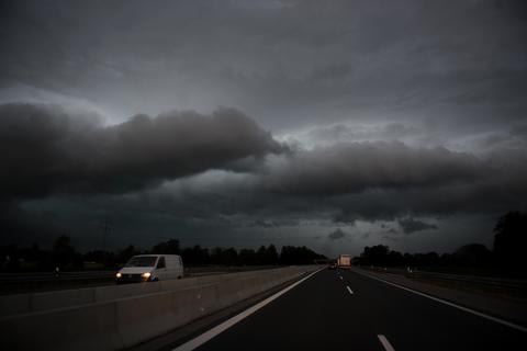 In der Region und im Westen Deutschlands hat es starke Unwetter gegeben. Nun wurde der Katastrophenfall ausgerufen. Archivfoto: dpa