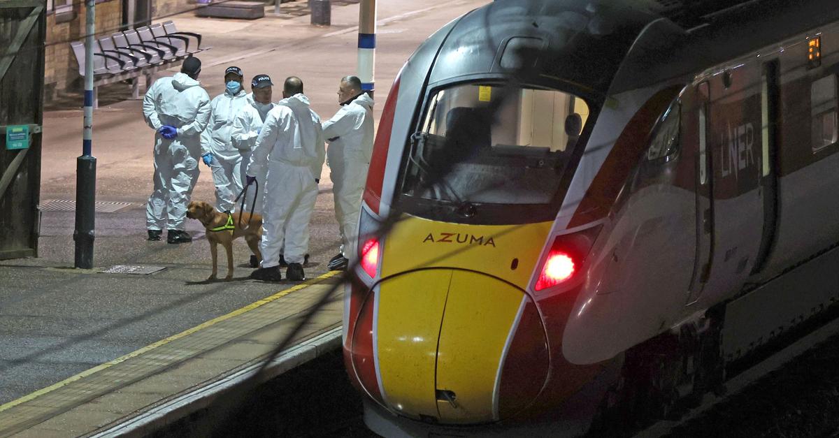 Angriff-in-Zug-in-England-Ermittlungen-am-Tatort