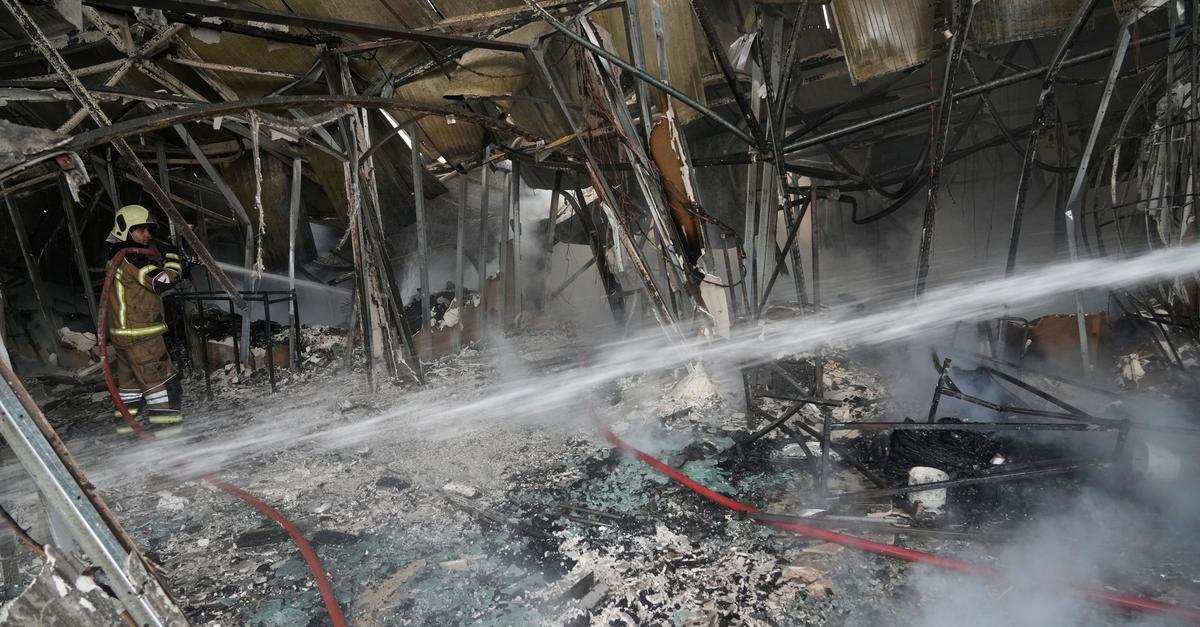 Gro-brand-in-Teheran-zerst-rt-Markthalle