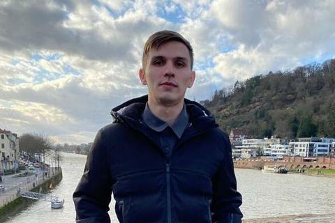 Gestrandet: Der 22-jährige Ukrainer Roman konnte nach einem Besuch in Deutschland nicht mehr zurück in seine Heimat.  Foto: VRM 