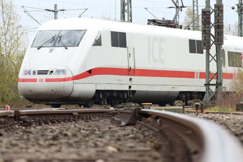 Ein ICE der Deutschen Bahn.  Symbolfoto: dpa