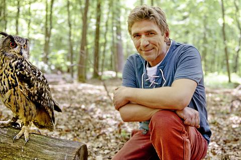 Von Mai bis September dreht Guido Hammesfahr für "Löwenzahn" in der Natur. Foto: Antje Dittmann / ZDF