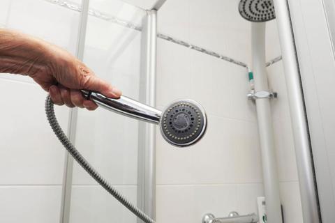 Manche Menschen verzichten aufs tägliche Duschen, sei es aus Gesundheits- oder Umweltgründen. Foto: wita/Paul Müller