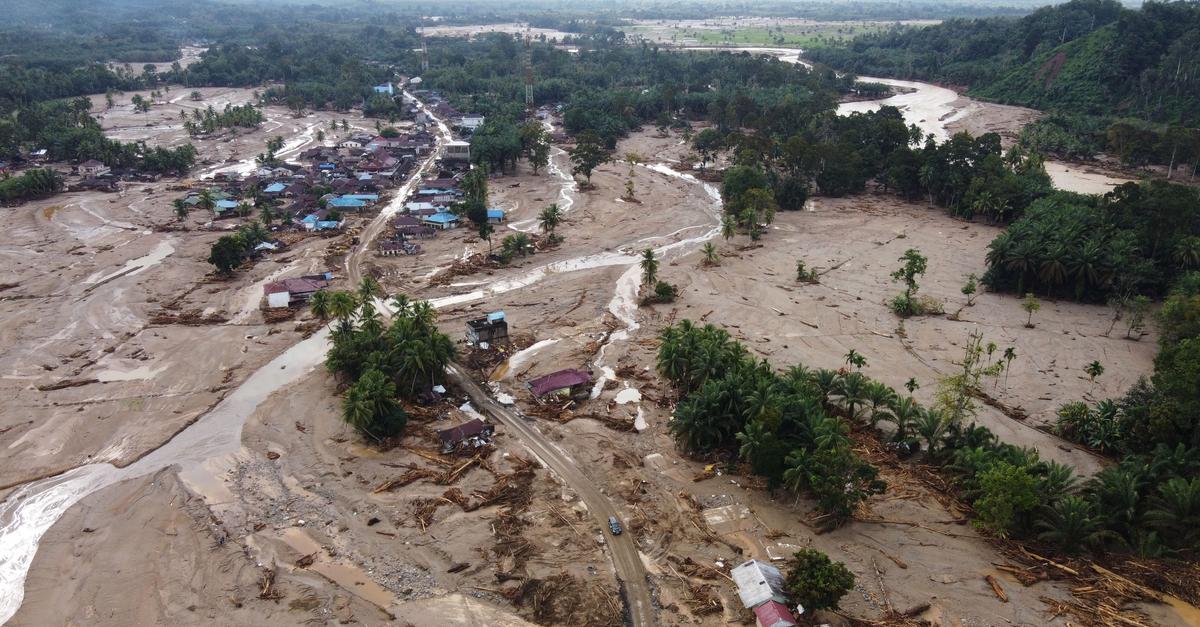 Flutkatastrophe-auf-Sumatra-Zahl-der-Toten-steigt-auf-750