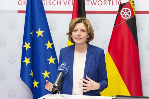 Am Sonntag hat Ministerpräsidentin Malu Dreyer mitgeteilt, dass auch Rheinland-Pfalz ein Kontaktverbot erlassen wird. Foto: RLP / Pulkowski