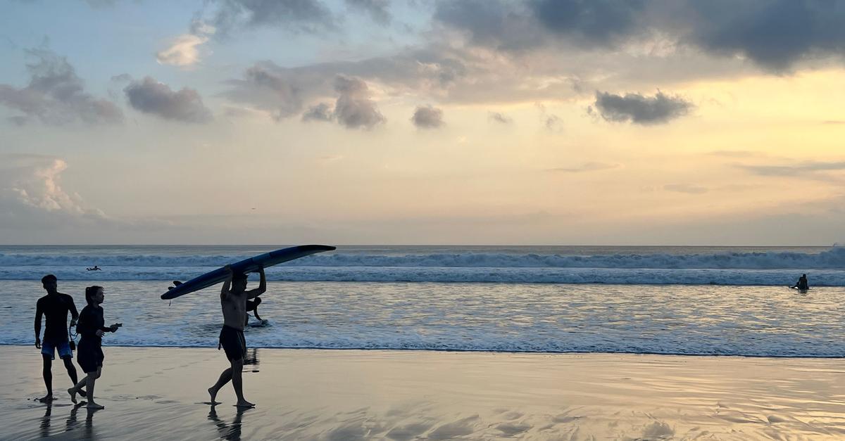 Umstrittener-Glasaufzug-auf-Bali-soll-abgerissen-werden