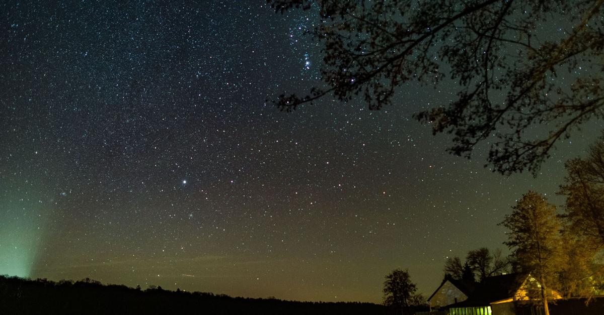 Sternenhimmel-an-Silvester-der-Extra-Blick-lohnt-sich