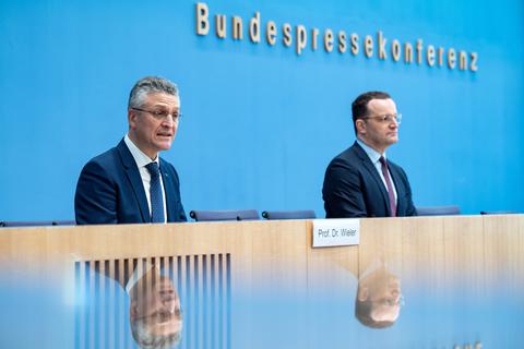 RKI-Chef Lothar Wieler und der geschäftsführende Bundesgesundheitsminister Jens Spahn auf einer Pressekonferenz. Foto: dpa