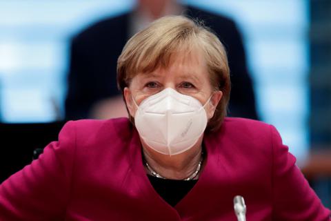 Bundeskanzlerin Angela Merkel (CDU) unterstützt die Forderung nach einem Lockdown und mahnt ein einheitliches Vorgehen der Länder an. Foto: Hannibal Hanschke/Reuters/Pool/dpa 