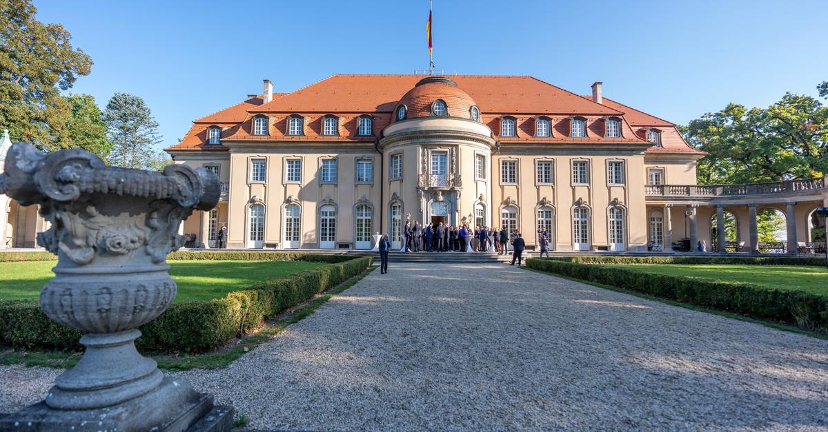 Korte-Rink-ber-Symbolpolitik-Reformdruck-und-Anarchie