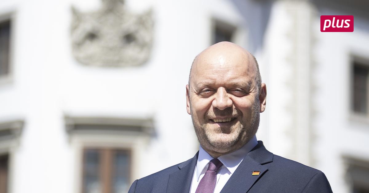 Spitzenkandidaten in Hessen Wer ist Robert Lambrou?