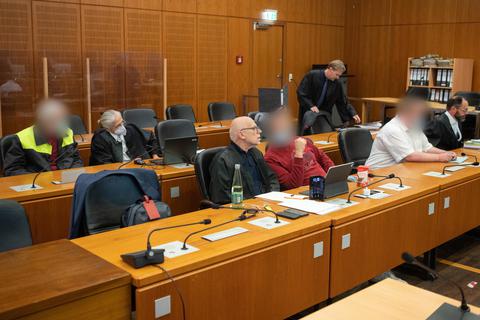 Seit Mitte September stehen in Frankfurt die mutmaßlichen Betreiber der Darknet-Plattform „BoysTown“ vor Gericht, deren Mitglieder Darstellungen sexueller Gewalt gegen Kinder austauschten. Angeklagt sind insgesamt vier Männer. Foto: dpa
