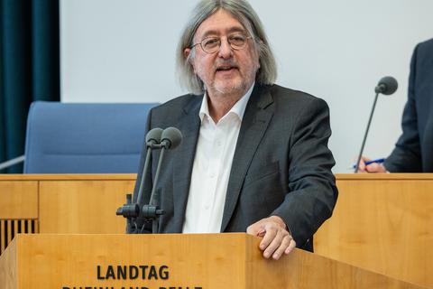 Bernhard Braun, der Grünen-Fraktionsvorsitzende im Landtag steht in der Kritik. Es geht um sein Verhalten in der Flutnacht und um einen Porsche des damaligen Landrats im Kreis Ahrweiler. Archivfoto: dpa