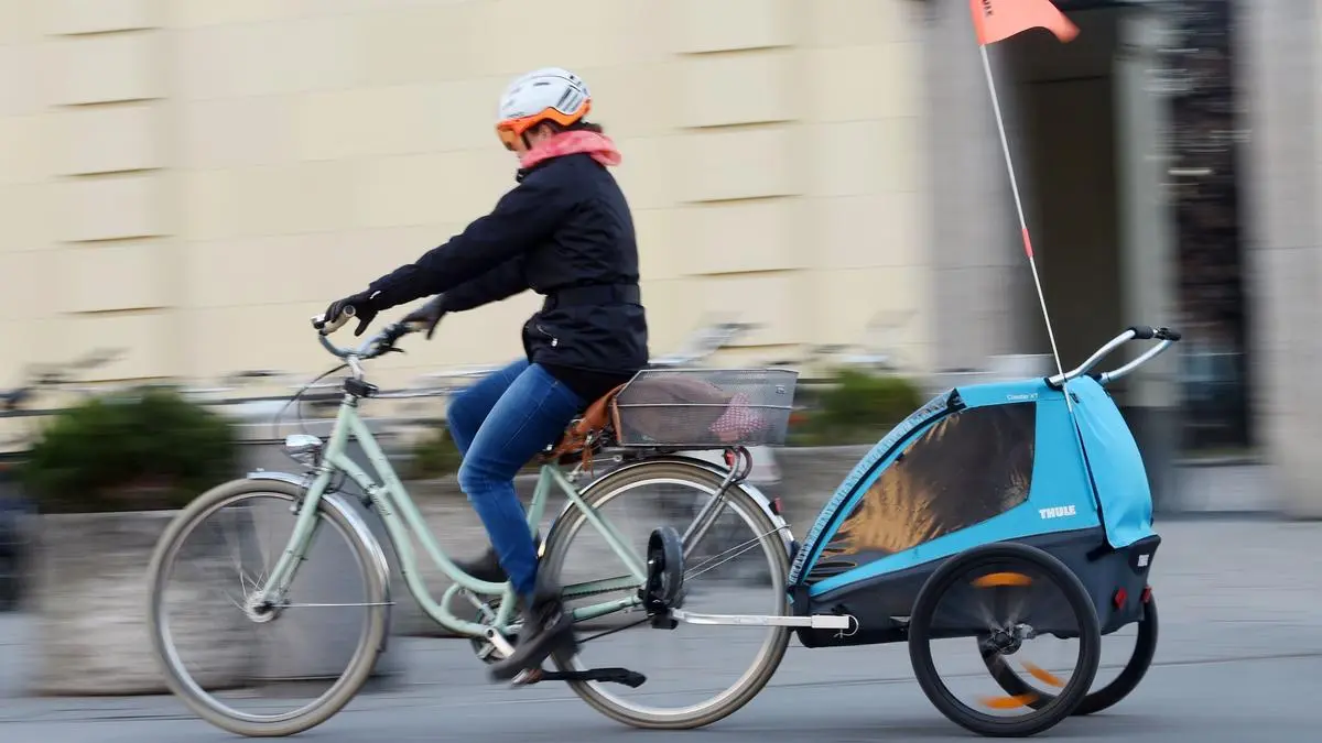 Kindersitz, Anhnger & Co: So fahren Kinder sicher auf dem Fahrrad mit