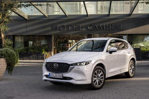 An der Optik des CX 5 – hier in der Takumi-Ausführung – wurde bei der Überarbeitung nur behutsam Hand angelegt. Foto: Mazda