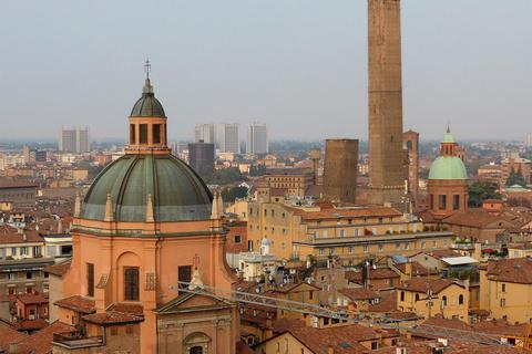 Blick auf Bologna von der Terrasse der Basilika San Petronio aus. Foto: Claudia Diemar