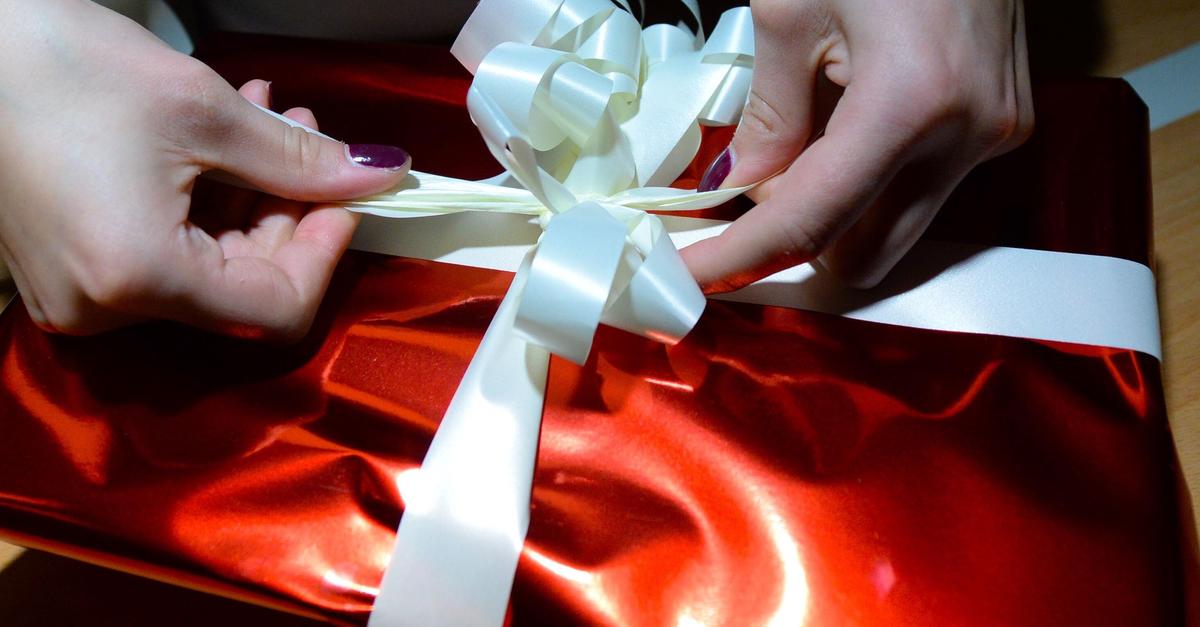 Geschenke-lieber-nicht-vor-dem-Flug-verpacken