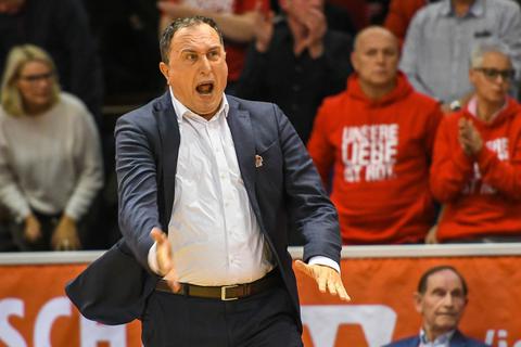 Ist immer noch angefressen wegen der Art und Weise der Niederlage gegen Hagen: Branislav Ignjatovic, Trainer der Gießen 46ers, will gegen Trier ein anderes Gesicht seiner Mannschaft sehen.