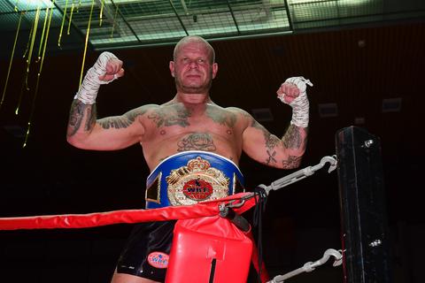 Box-Europameister Marco Lesner zeigte in der Rüsselsheimer Großsporthalle Mut und Entschlossenheit.