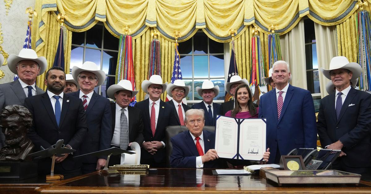 Trump-empf-ngt-legend-res-Eishockeyteam-von-1980