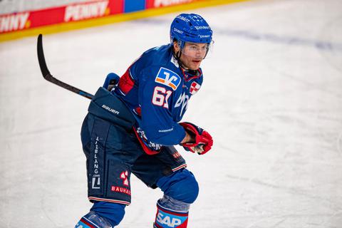 Tommi Huhtala gewann 2019 den Titel mit den Adlern. Foto: AS Sportfoto / Sörli Binder 