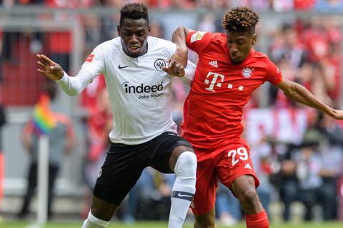 Danny da Costa (links, im Zweikampf mit Kingsley Coman vom FC Bayern München) will seinen Stammplatz bei Eintracht Frankfurt zurück. Archivfoto: dpa