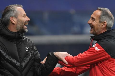 Adi Hütter (r.) wird Marco Rose als Trainer bei Borussia Mönchengladbach beerben. Foto: dpa