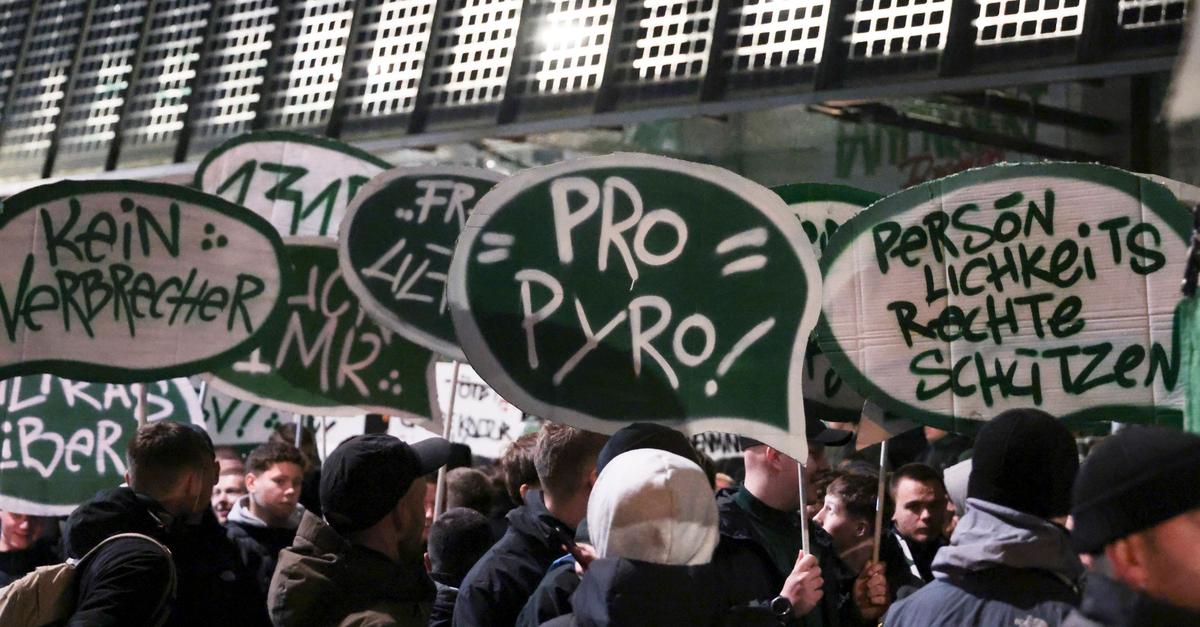 Protest-von-Fu-ballfans-zum-Start-der-Innenministerkonferenz