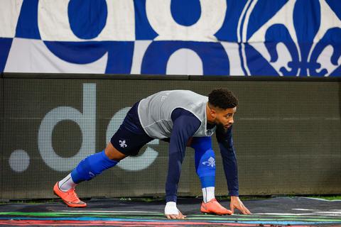 Fuzßball-2. Bundesliga, Merck-Stadion am Böllenfalltor: SV Darmstadt 98 - Holstein Kiel. Neuzugang am Nachmittag: Keanan Bennetts. Foto: Guido Schiek / VRM Bild