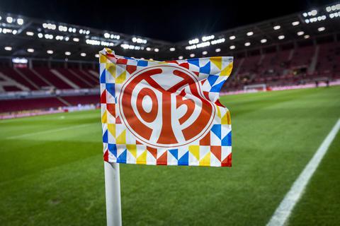 Die Fastnachtsfahne des 1. FSV Mainz 05.