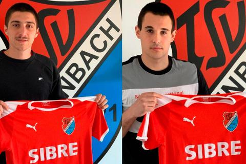 Daniel Moravac (l.) und Manolo Bilic präsentieren ihre neuen Trikots. Sie sind gemeinsam vom TSV Bicken zum TSV Steinbach gewechselt.  Foto: TSV Steinbach 