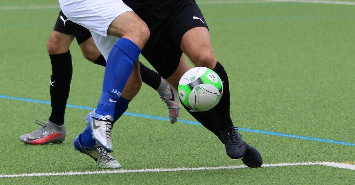 D-Junioren-Aar-ist-bereit-f-r-das-Spitzenspiel