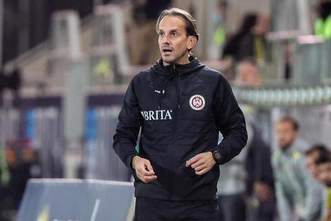 SVWW-Trainer Rüdiger Rehm mahnt auch vor diesem Spiel. Doch der SVWW sollte gegen das Kellerkind aus Köln einen Dreier einfahren Foto: René Vigneron