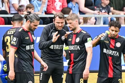 Der SV Wehen Wiesbaden will eine ganze starke Saison mit dem Aufstieg krönen.
