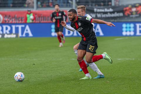 Brooklyn Ezeh muss mit dem SVWW im Heimspiel gegen den 1. FC Saarbrücken eine Niederlage einstecken.