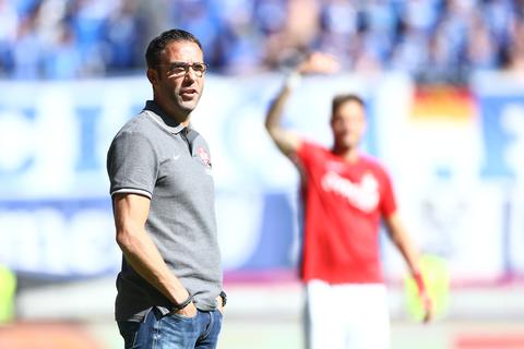 FCK-Trainer Boris Schommers zählt nach Schlusspfiff nicht zu den Lieblingen der Morlautern-Fans.  Archivfoto: imago