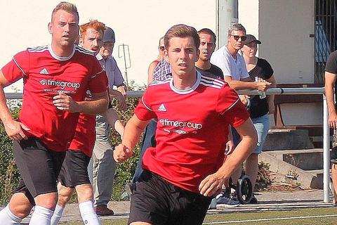 Die SG Winkels/Probbach/Dillhausen mit (v. l.) Rafaél Busch, Philipp Stückrath und Marcel Volk eröffnet am Samstag gegen den TuS Dietkirchen II den sechsten Spieltag der Kreisoberliga.  Foto: André Bethke 